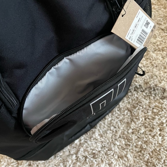 ✔️NWT✔️ NIKE Varsity Elite Backpack Black Metallic Silver - Picture 8 of 12